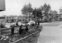 847766 Gezicht op een hofje met nieuwbouwwoningen in het noordwestelijk deel van het centrum van De Bilt.